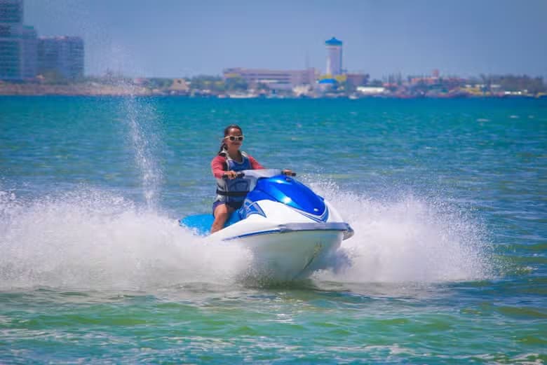 Alquiler de motos de agua en Cancún - photo 4