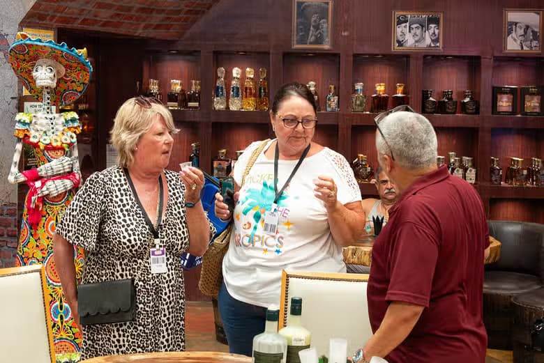 Tour de compras con degustación de tequila y tacos - photo 3